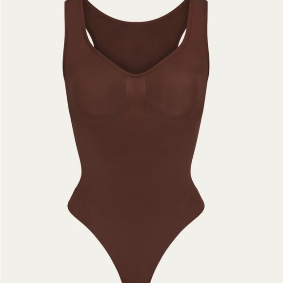SKIMS Other - SKIMS - Seamless Sculpt Shapewear bodysuit - Size M